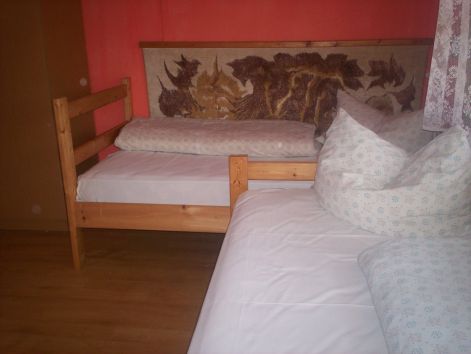 2013_szoba_001.jpg 2013_szoba_001.jpg